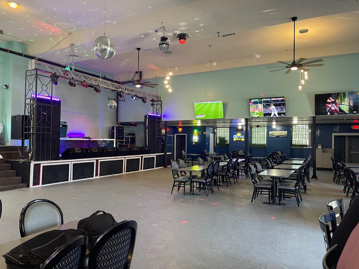 La Sirena Restaurant And Sports Bar